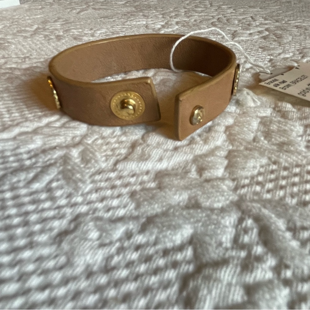 Brown bracelet with gold stud - Picture 2 of 3